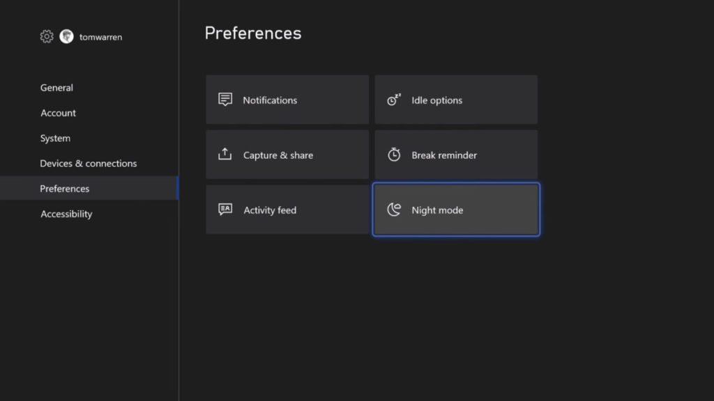 用戶可以在「設定＞偏好設定」裡找到「 Night Mode 」的選項。