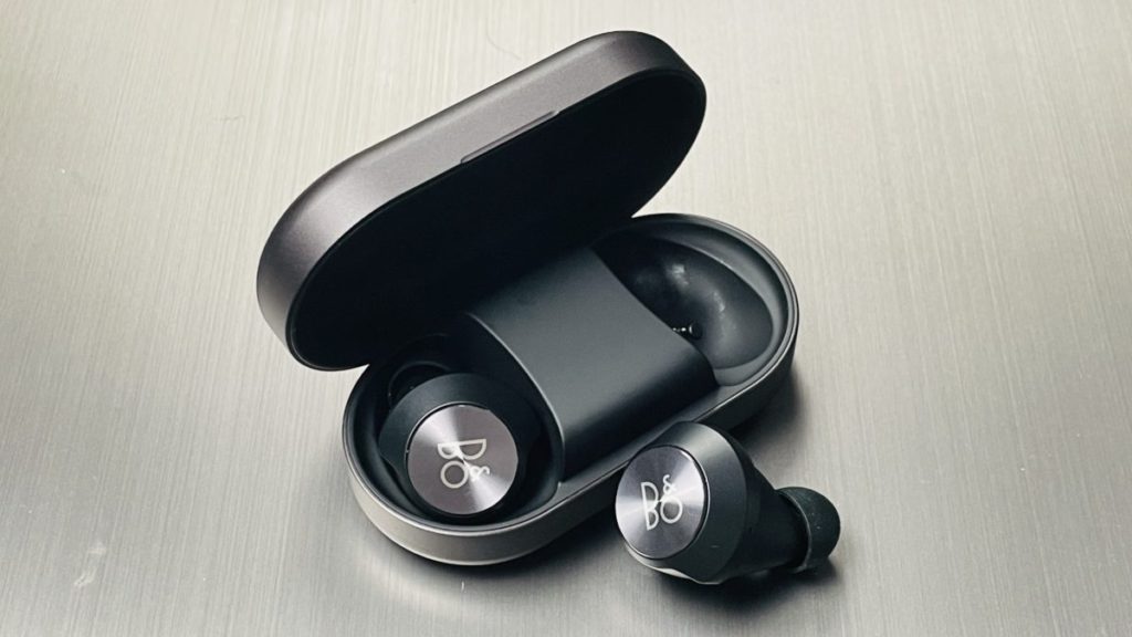 以現在的真無線耳機來說，支持 Qualcomm aptX Adaptive audio 標準的就有 B&O 的 Beoplay EQ 。不過售價較現時一般藍牙真無線 ANC 耳機高出不少。