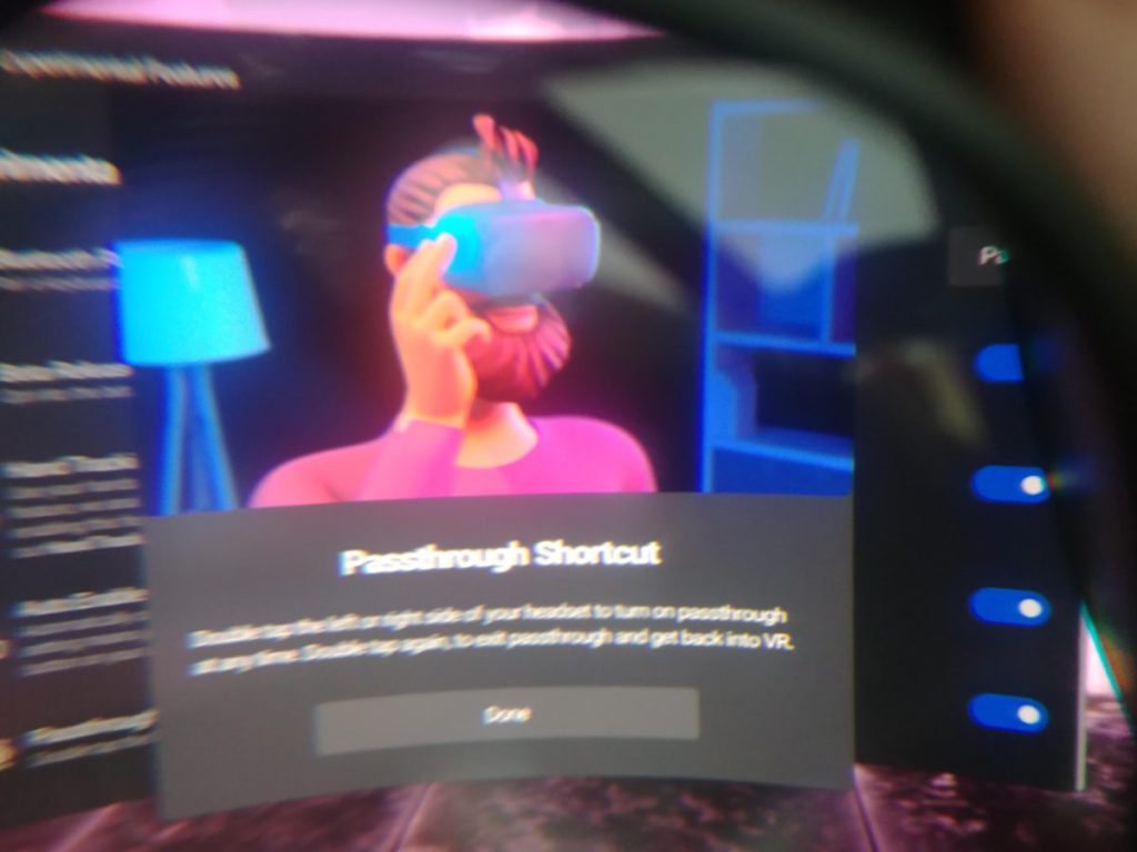 Oculus 的 Passthrough 功能透過頭戴裝置上的鏡頭，提供現實世界的影像。