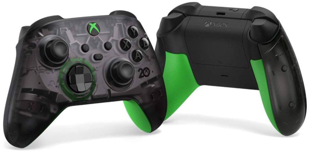 Xbox Logo 、十字掣內部和手把底部都用上 Xbox 特色的綠色，整體看起來讓人有當年元祖 Xbox 測試機的感覺。