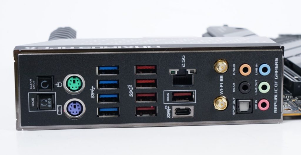 Apex型號的特色是不設HDMI 等顯示輸出，以提供最多的輸出埠。