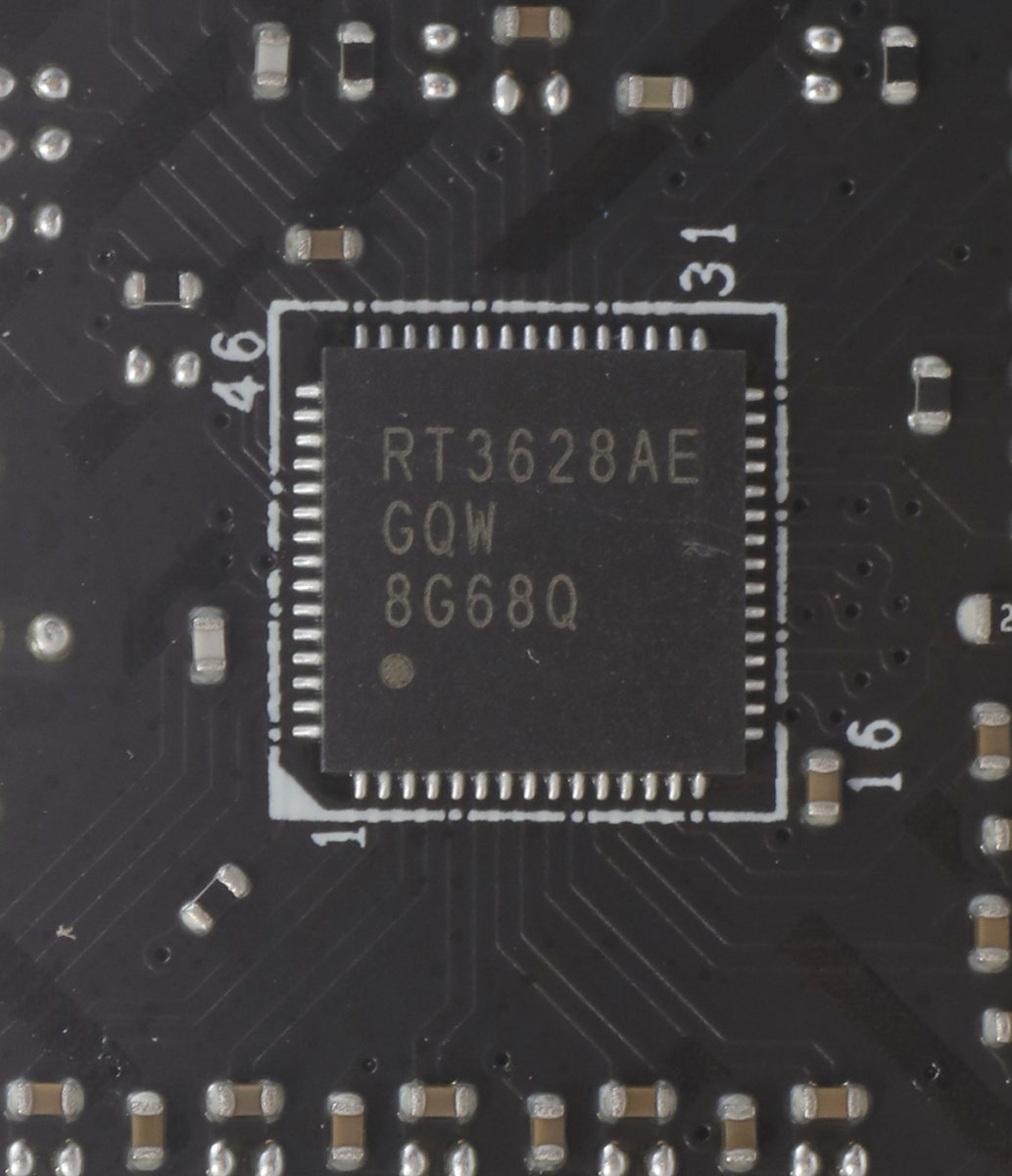 CPU供電採用較平價的 Richtek RT3628AE PWM 晶片及一般 DrMOS 晶片以降低成本。