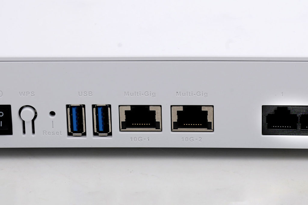 提出雙 10GBASE-T 網絡連接。
