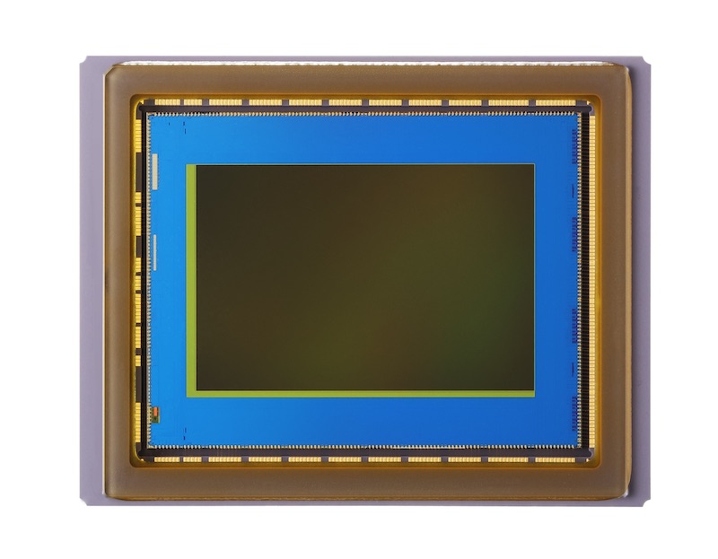 EOS R7 採用最大有效像素 3,250 萬像素 APS-C CMOS 感光元件。