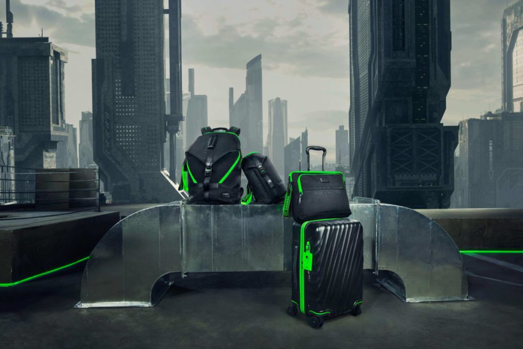 四款電競袋充滿 TUMI 的設計元素和綠色色調，袋身亦有 Razer 的三頭蛇Logo。