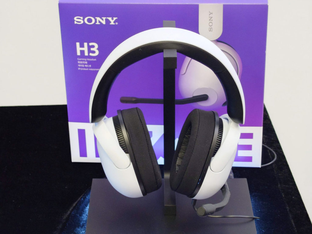 INZONE H3 是系列中唯一一款採用有線連接的耳機，設計較 INZONE H9 及 H7 簡單。