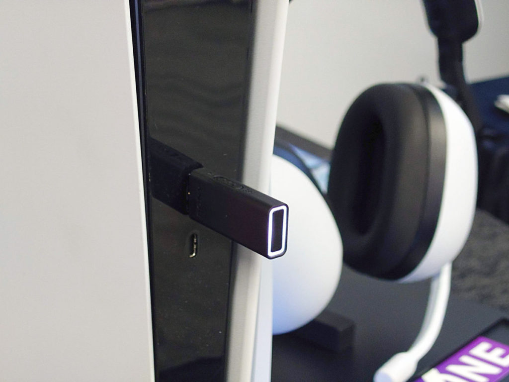 專屬的 USB 收發器亦支援 PS5，意味耳機也可配合PS5用來打機。