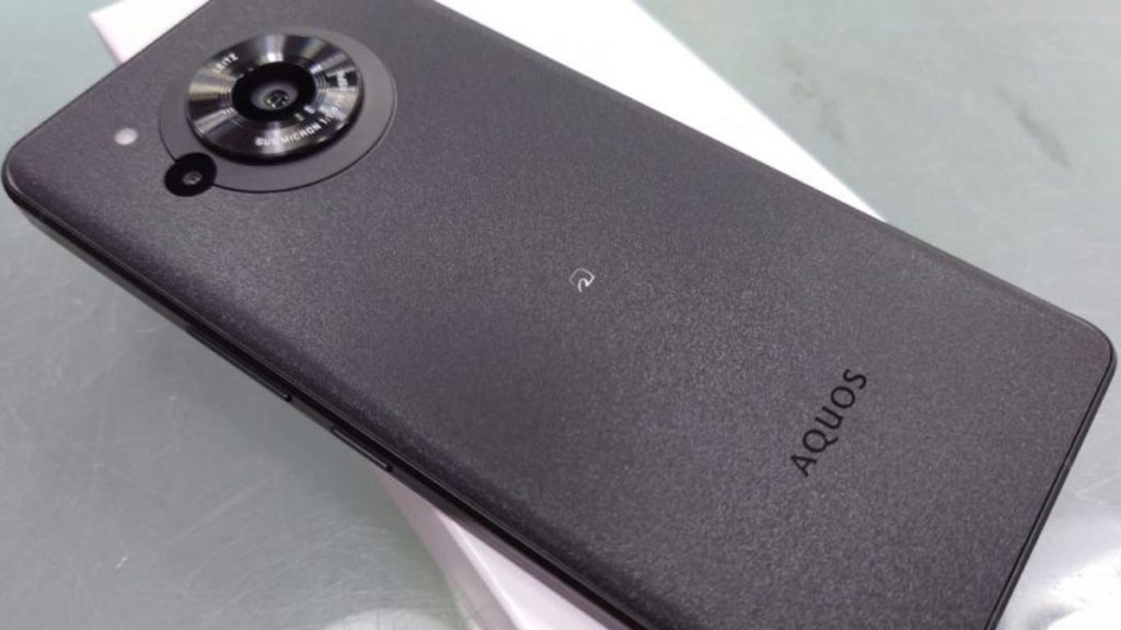 日系手機 Sharp AQUOS R7 已經落場，首批叫價 $12,500。