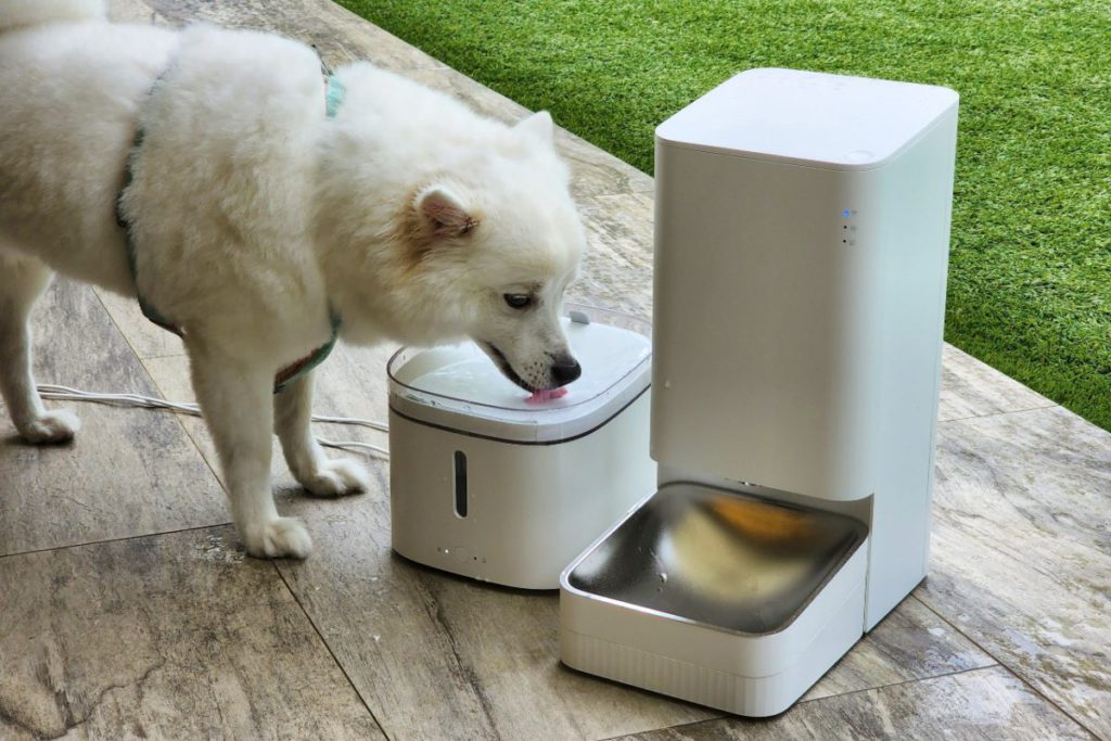 小米還於香港推出 Xiaomi 智能寵物餵食器及智能寵物飲水機，7 月 14 日正式發售。