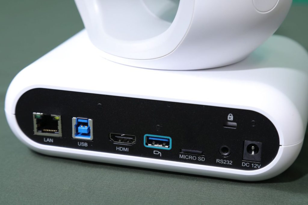 鏡頭支援 USB 及 LAN 傳輸，及提供即時 HDMI 輸出。