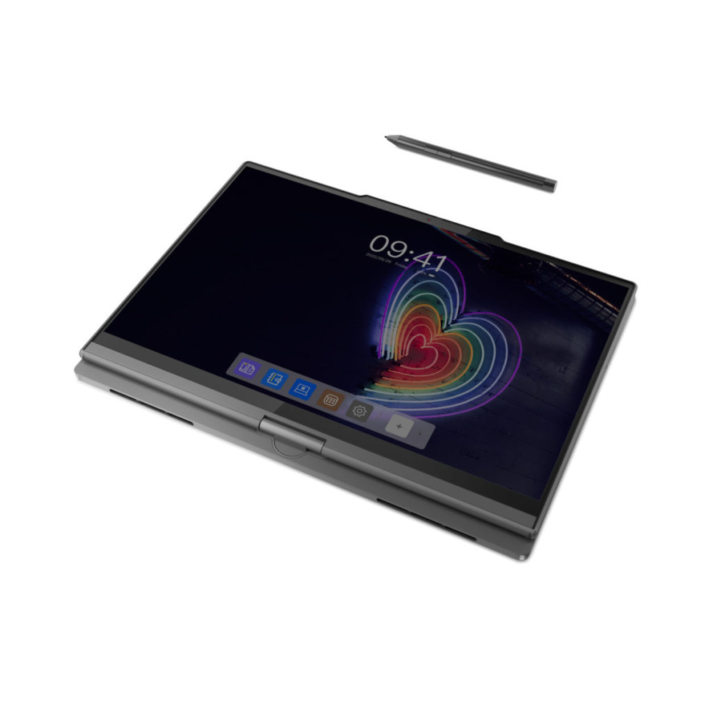 ThinkBook Plus Twist 主屏摺起向外作平板模式