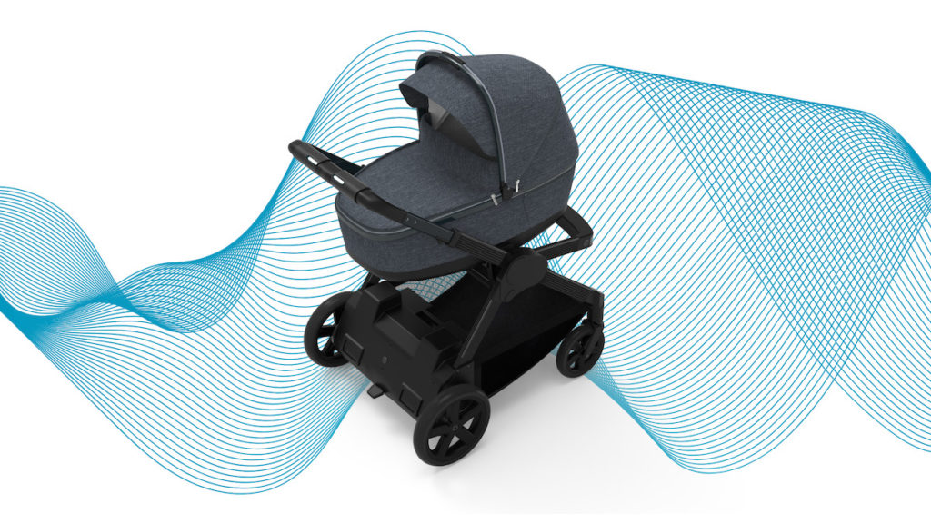 車身裝有 White Noise Machine，可配合專用 app 播放音效哄嬰兒入睡。