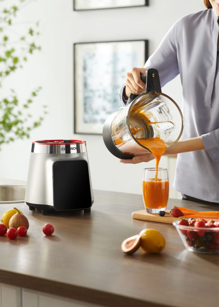Bosch 全新的 VitaPower Cook 冷熱烹調機，結合攪拌及烹調功能於一身