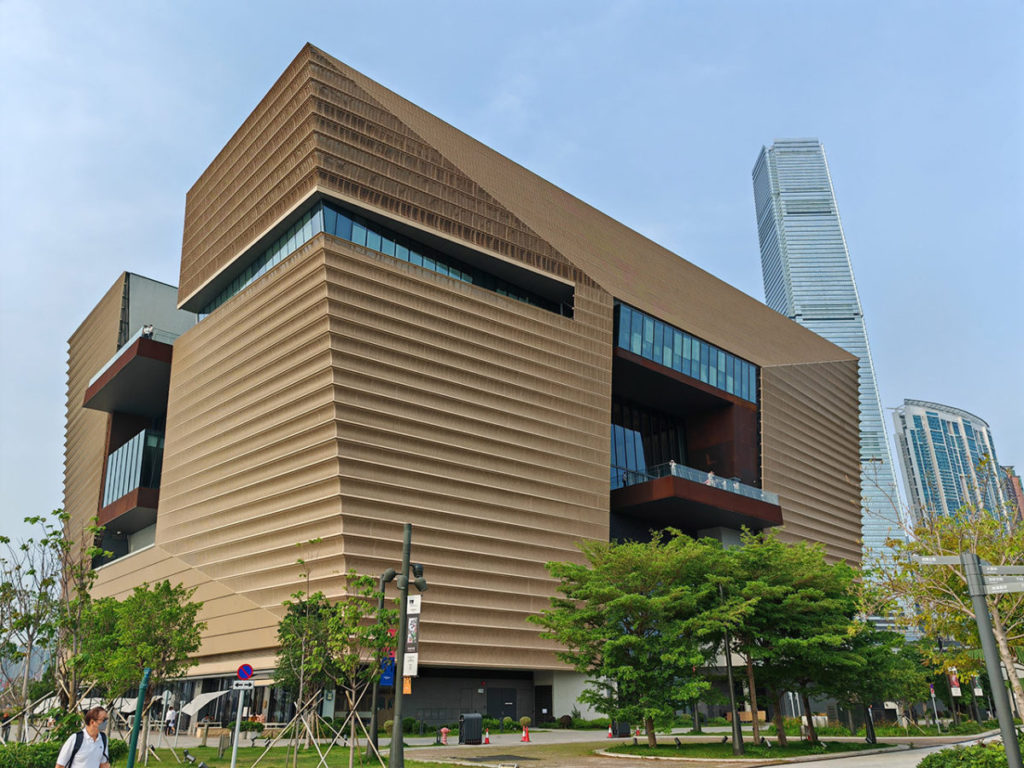 研究和鑑賞中國的藝術和文化的香港故宮文化博物館亦值得大家參觀。