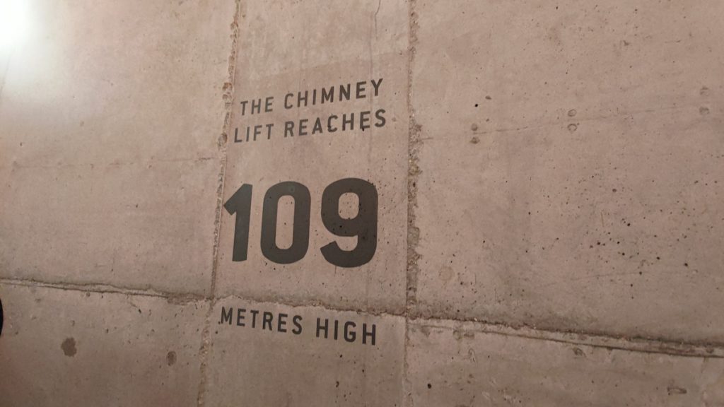 「Lift 109」嘅數字原來係代表煙囪嘅高度，係有 109m 高。