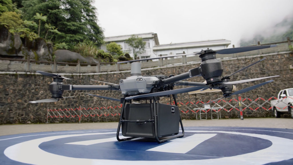 運載用無人機非常大架，能運載最多 40kg 重貨物，航程最遠達 28km。