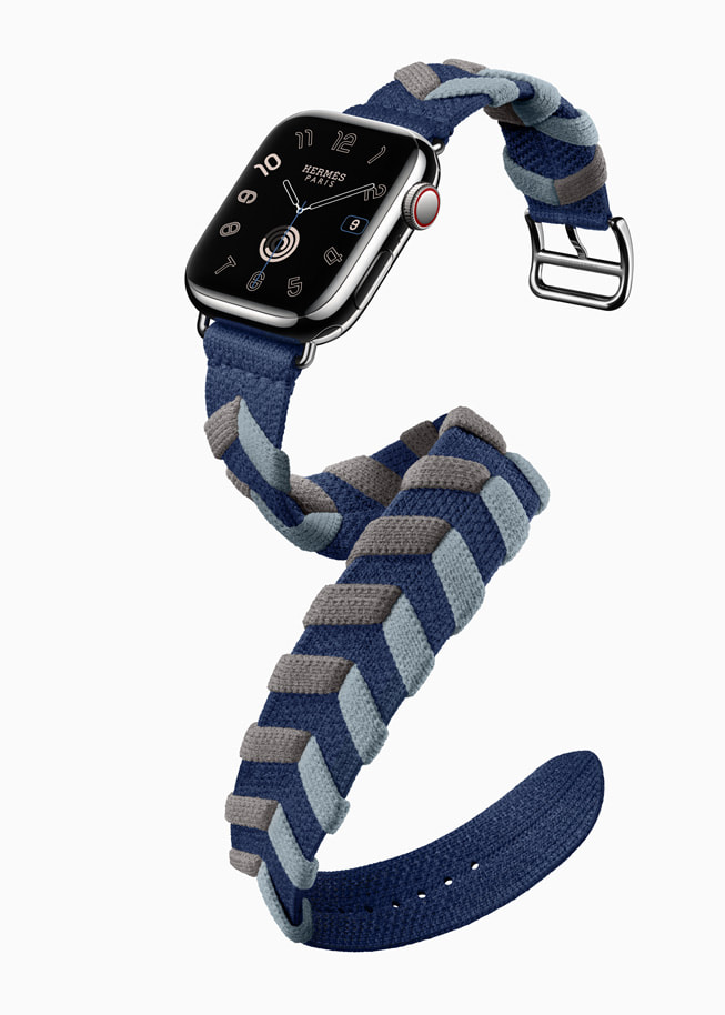 Hermès 合作的錶帶系列，改用其品牌織製布料及工藝製作的 Toile H 及 Twill Jump 兩款全新織製錶帶。