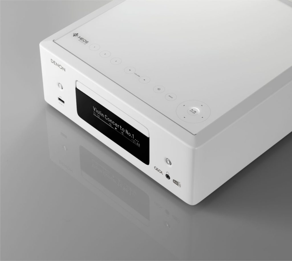 DENON CEOL RCD-N12DAB 是一款外型簡約小巧的迷你音響，內置 CD 盤及網絡播放器，同時亦兼 2.1ch 影音擴音機的功能