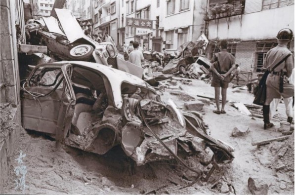 1966 年北角明園西街在「六六雨災」後的災情。（來源：岑智明）