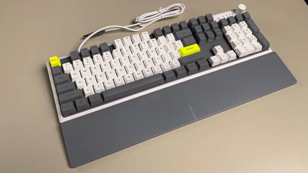K70 CORE SE (白色) – 有鍵盤手托 