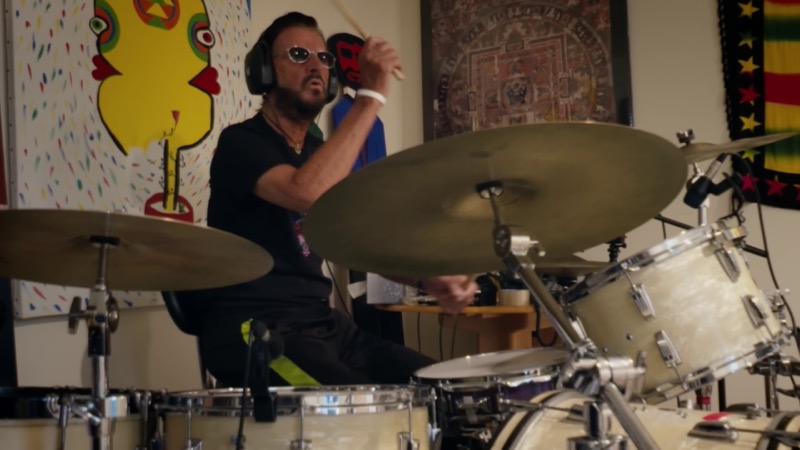 Ringo Starr 收錄鼓的部分。