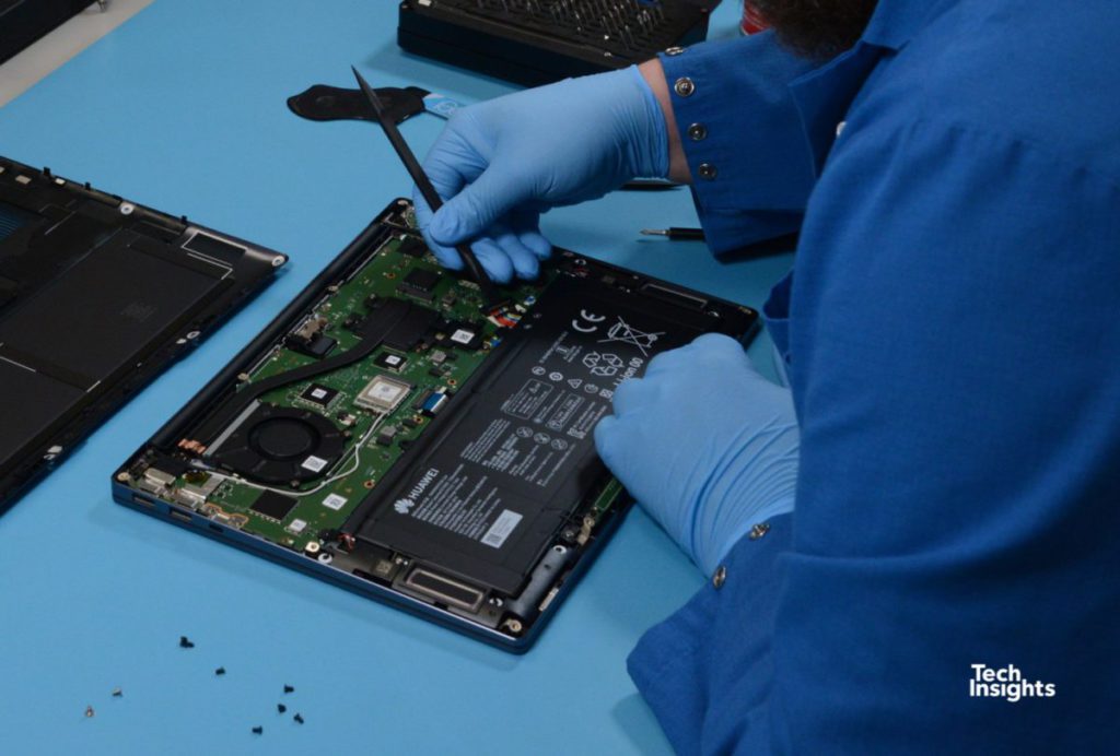 彭博委托 TechInsights 解拆擎雲 L540 筆電，發現處理器是採用 TSMC 5nm 製程生產，而非由中芯國際生產。（來源：TechInsights）