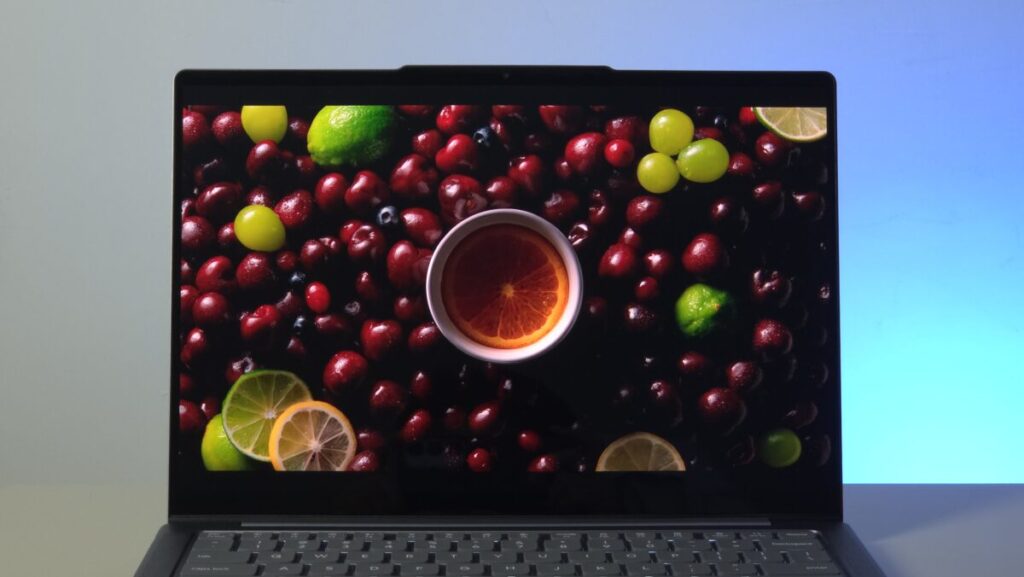2.8K 120Hz OLED 及玻璃面處理,暗位層次豐富