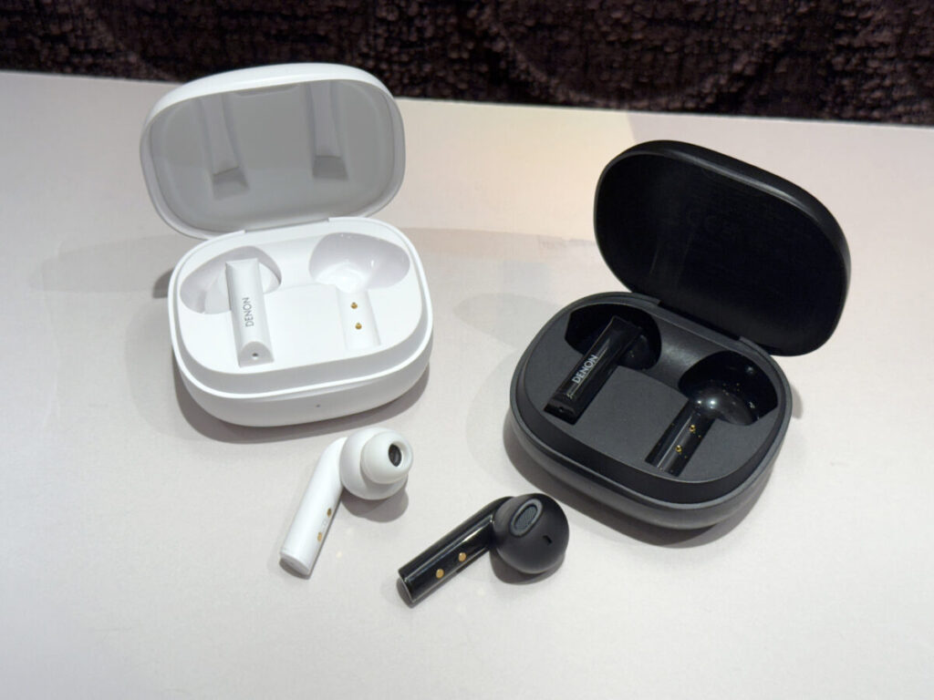 Denon C840NCW(左)C500W(右)