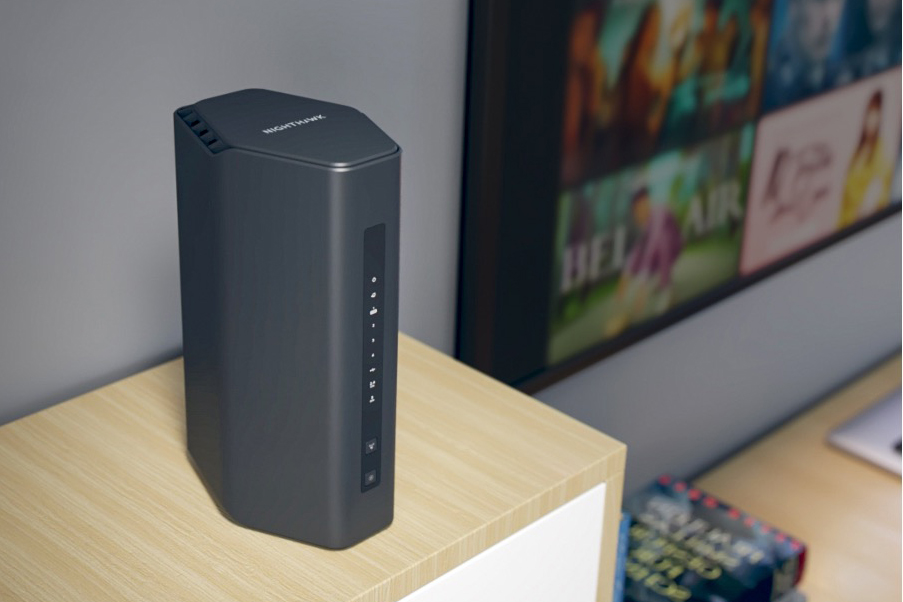 NETGEAR Nighthawk RS200 BE6500 WiFi 7 路由器