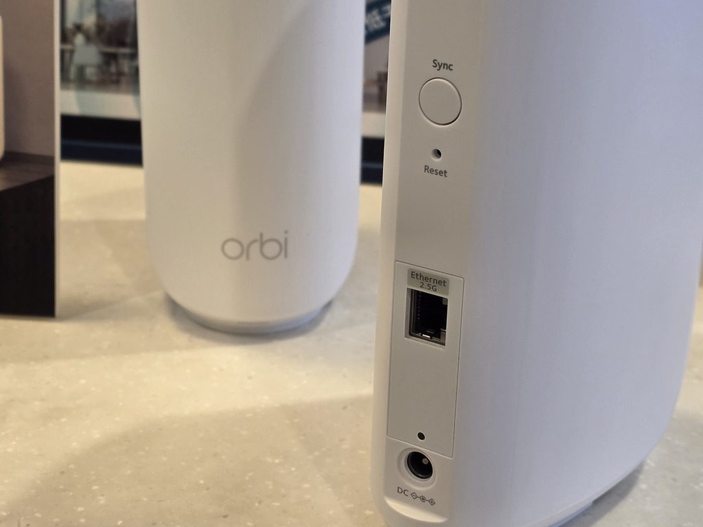 每個分機提供一個 2.5Gbps LAN。
