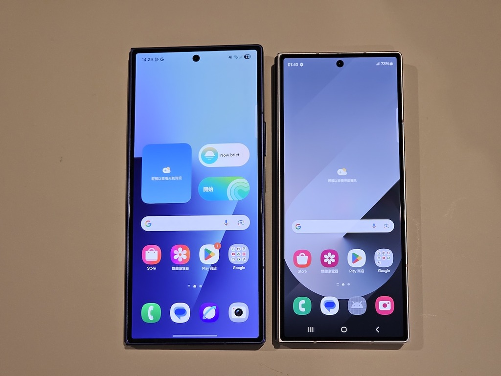 由於 Fold7(左)的外屏更大達 6.5",所以機身明顯比 Fold6 稍長一點,而闊度則相若。