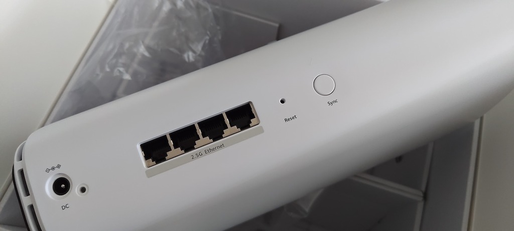 衛星接點設 4 組 2.5Gbps LAN。
