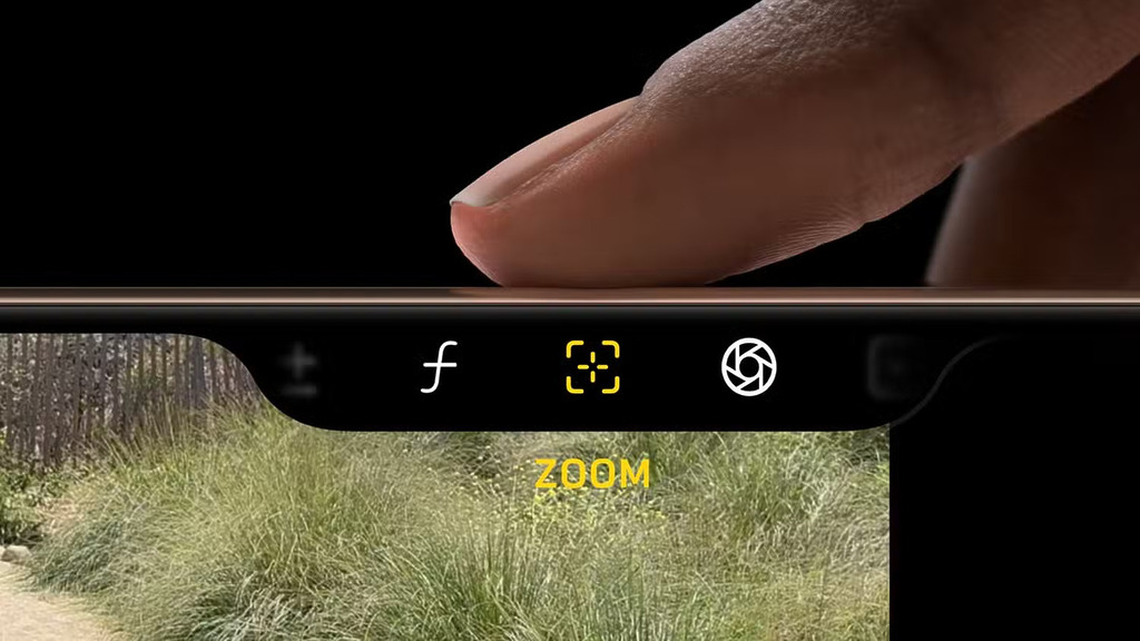 iPhone 的 Camera Control 鍵位於機身右側下方,個一個採用壓感式的操作區域,而非傳統按鈕;能根據使用者按壓力道、手勢操作來進行對焦、控制快門、曝光、色調等等。驟聽來這個 Camera Control 鍵的功能相當多,但可能就是功能太多,一般用家需要花時間去學習和適應。