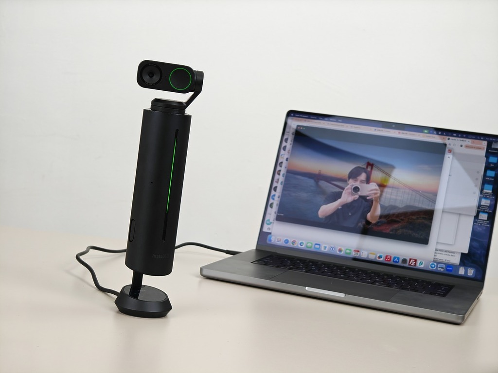 Insta360 Wave 視像會議喇叭可裝上 Link 2 4K 攝影機,組成全方位影音解決方案。