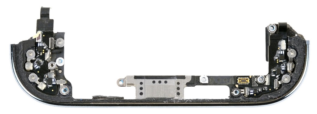 為了令機身更薄，Apple 用了鈦金屬 3D 打印工法來鍛造 USB-C 接口外殼。