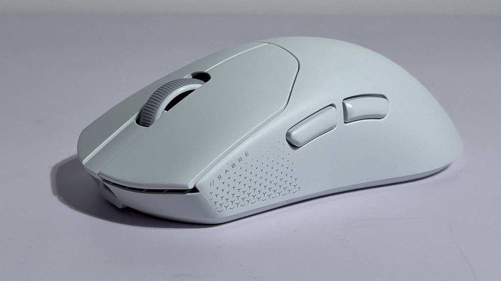 簡約對稱設計,有 CORSAIR 的花紋點綴