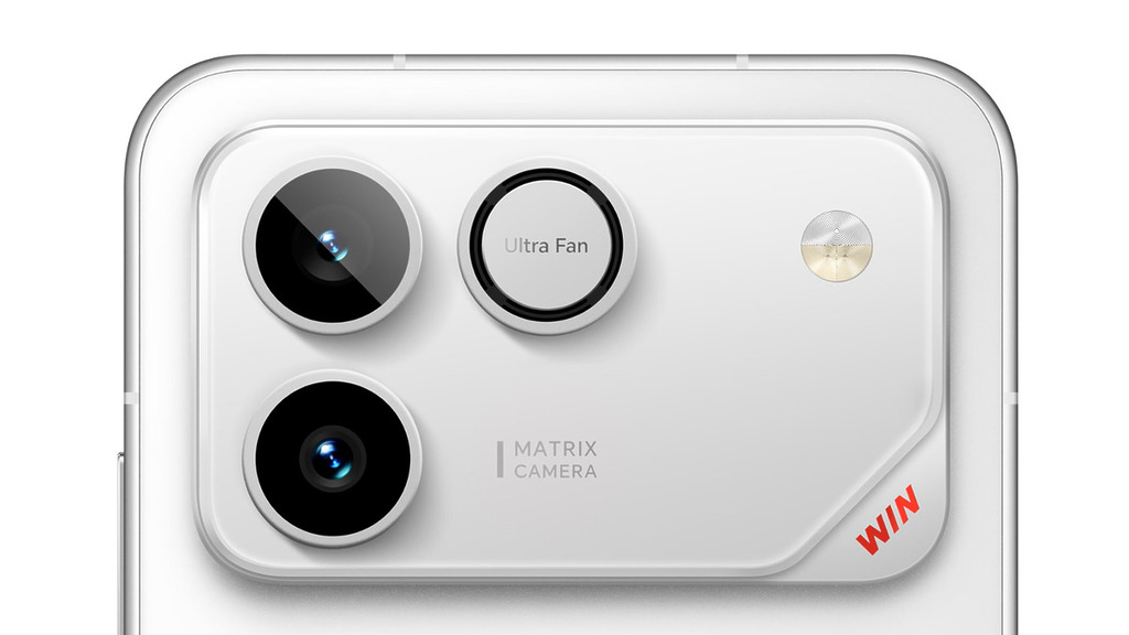 Win RT 僅採用雙鏡頭組合，分別為 5,000 萬像主鏡頭 +  1,200 萬像超廣角鏡頭。