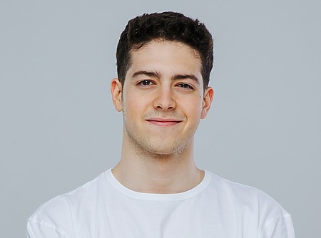 資安研究員 Ari Marzouk 日前發表報告,指出所有整合了 AI 助理的整合開發環境中都存在漏洞,讓 AI 助理成為入侵工具。