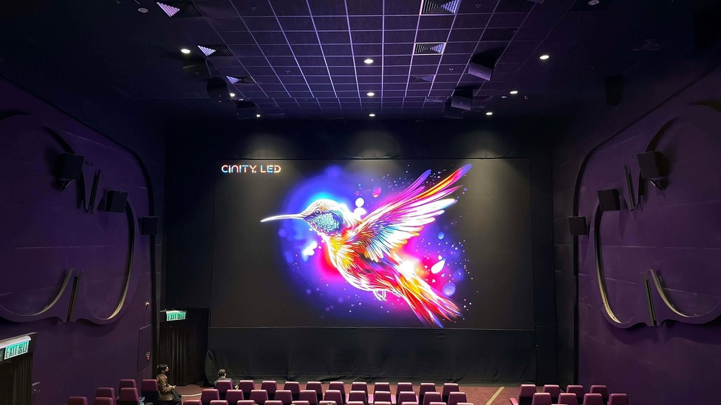 百老匯院線旗下的朗豪坊 GALA CINEMA 5 號院引進了中影科技全新的 CINITY LED 10 米影院系統,並升級杜比全景聲 Dolby Atmos 沉浸式音效系統。
