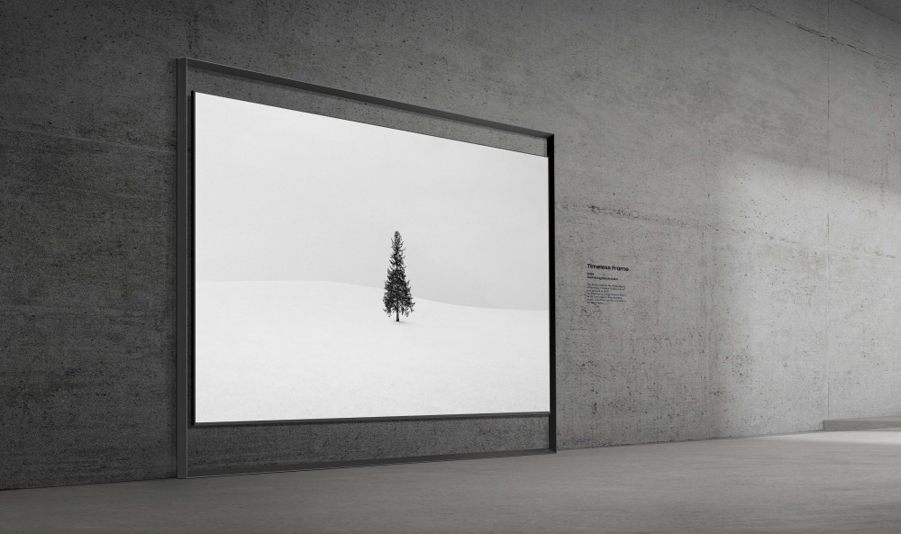 這款 130 吋超大尺寸 Micro RGB 電視採用 Timeless Frame（永恆框架）的現代設計的美學，精緻的邊框，體現「科技與藝術」的結合。