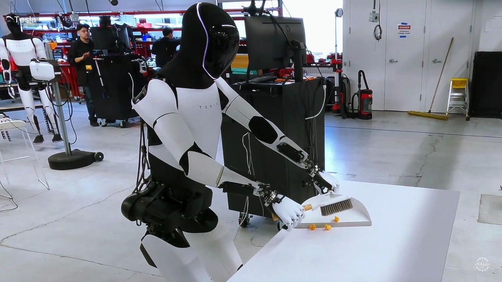 Optimus Gen 3 較上代有顯著進步，透過 22 自由度的機械手可以透過超過 3,000 種獨立家務及工業任務。