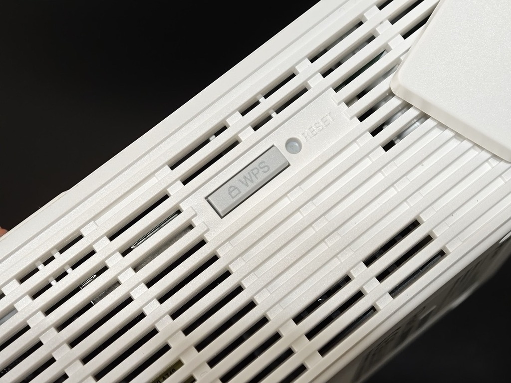 機身 WPS 快速配對鍵。