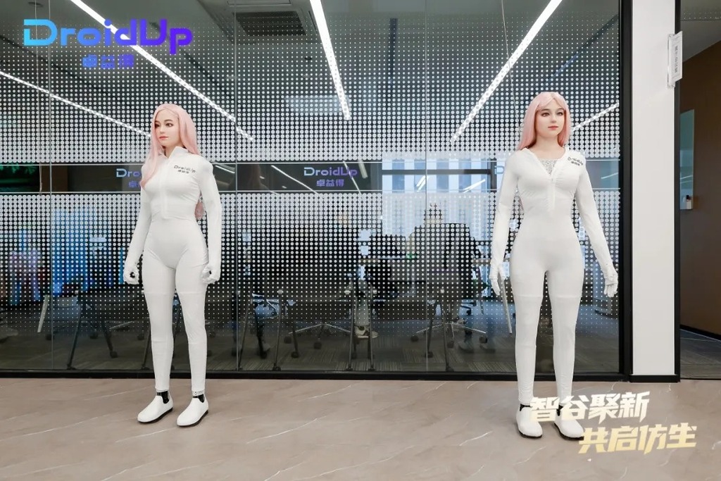 Moya 身高 1.65 米，重 32 公斤。首批 50 台，價錢由 120 萬至 150 萬人民幣起跳，絕不便宜。