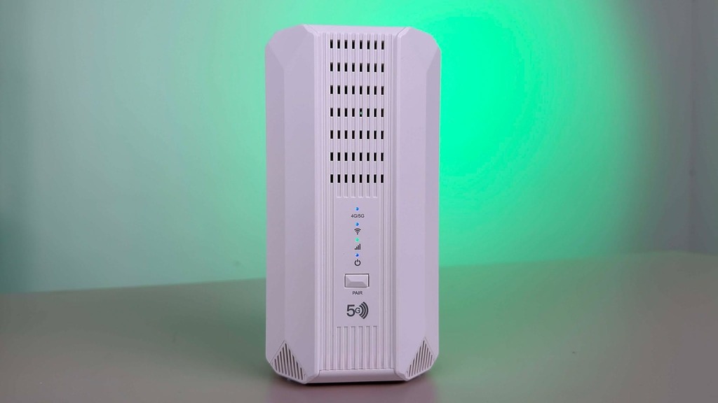 Wavlink 推出性價比相當高的 AX3000 5G SIM CPE Mesh Router,提供高達 3.4Gbps 的 5G NR 傳輸速度,組合傳輸速度達 574Mbps(2.4GHz 頻段)+ 2402Mbps(5GHz 頻段),更能同時連接多達 128 個設備,不論是家庭或小企業用戶也適用。