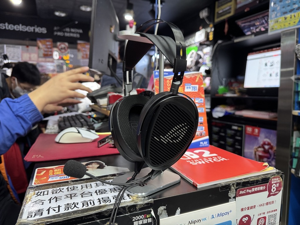 ASUS ROG Kithara 平板耳機