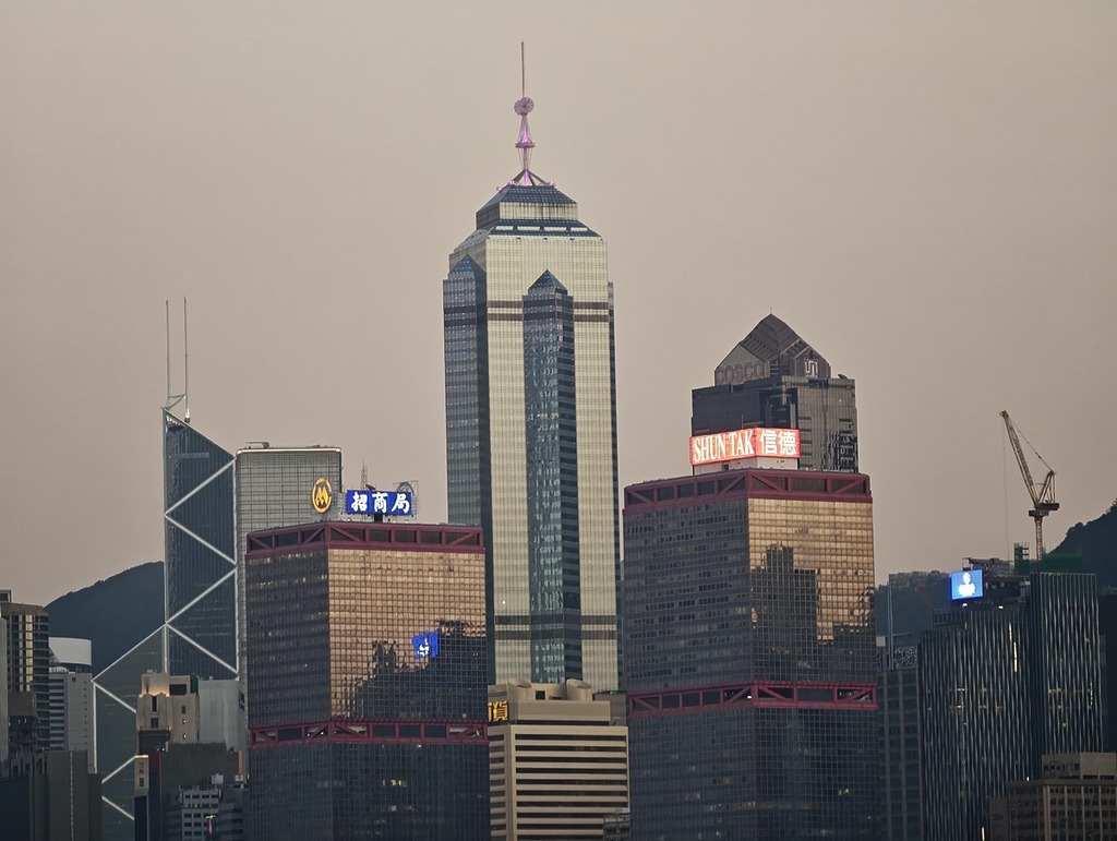 以 Leica Leitzphone powered by Xiaomi 拍攝 200mm 的數碼變焦效果，在低光下細節還原力也很高。