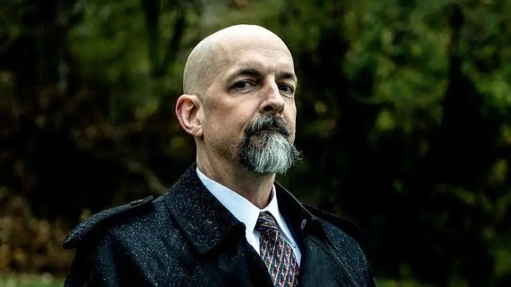 創造元宇宙槪念的小說家 Neal Stephenson 在最近的訪談中承認戴著頭戴裝置進入元宇宙的想法錯誤。