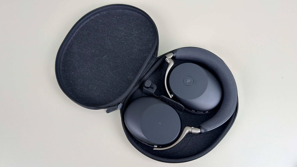 不過作為旗艦級耳機，Evolve3 85 的用料上似乎塑膠的比例有點多⋯⋯