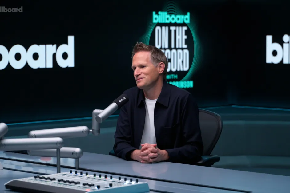 Apple Music 全球負責人 Oliver Schusser 上個月才在專訪中曾表示：Apple Music 是唯一沒有免費層級的服務，並認為「免費」是一個非常糟糕的主意。