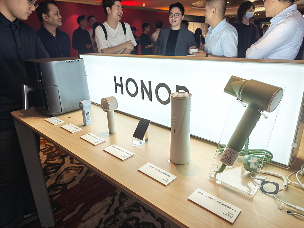 HONOR 亦同時預告旗下生活品牌 HONOR CHOICE 的多款產品將陸續進駐香港市場。